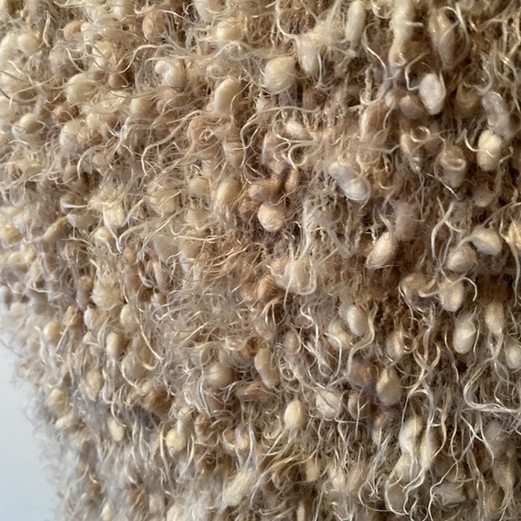 Kenzie Chunky Textured Boucle Loose Knit Sweater Vest Size Tan Medium - Picture 8 of 11